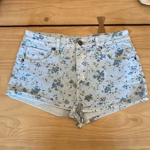 Forever 21 blue floral jean shorts size 27